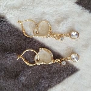 Dangling Heart Earrings 💛